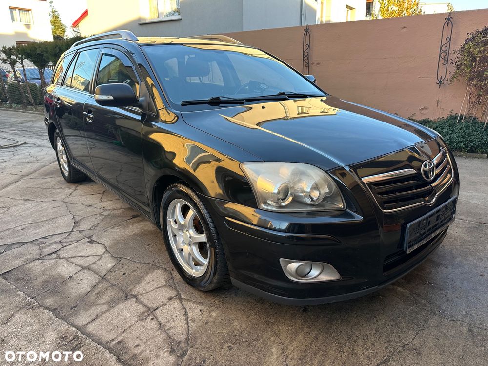 Toyota Avensis 2.0 VVT-i Combi Executive - 15