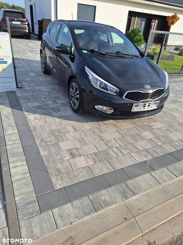 Kia Ceed - 32