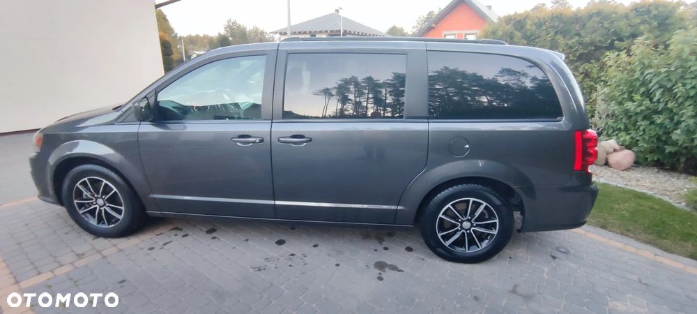 Dodge Grand Caravan - 20