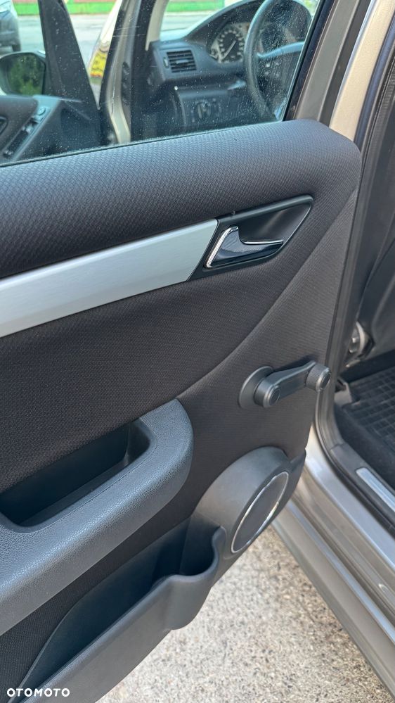 Mercedes-Benz Klasa B 180 CDI DPF Autotronic Special Edition - 23