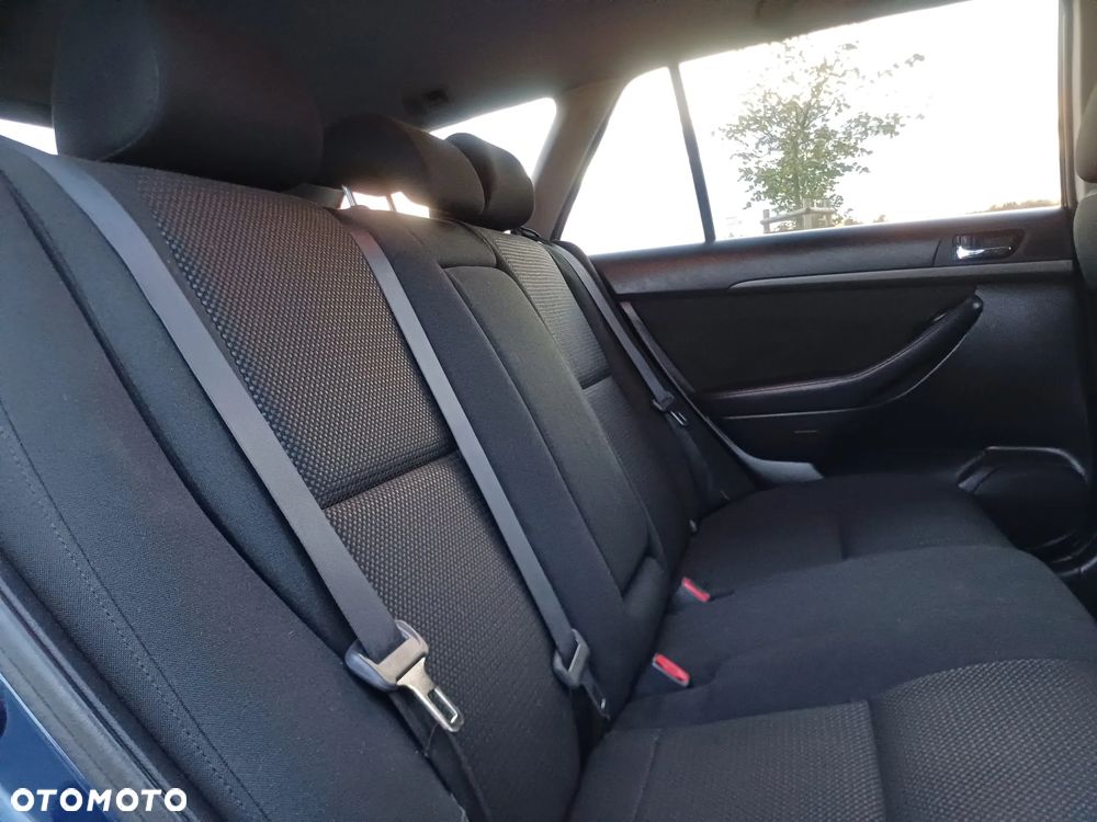 Toyota Avensis 2.0 D-4D Travel - 24