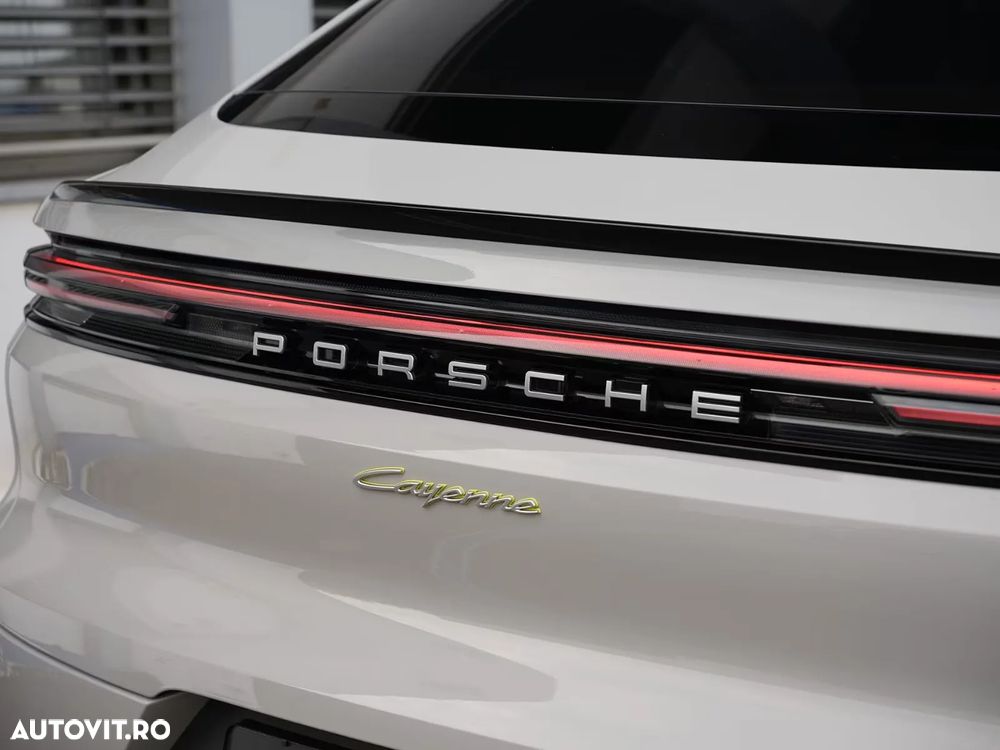 Porsche Cayenne Coupe E-Hybrid - 12