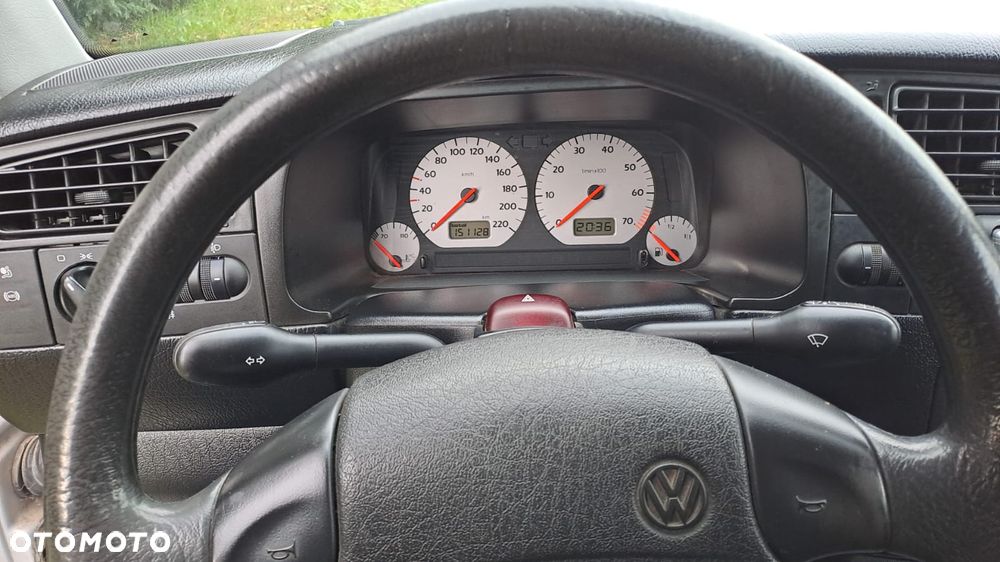 Volkswagen Golf 1.6 Comfortline - 20