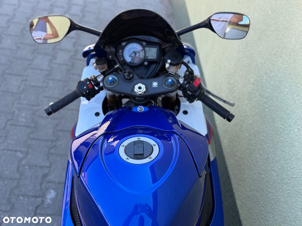 Suzuki GSX-R - 35