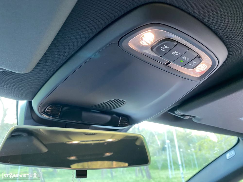 Volvo V40 1.6 D2 R-Design - 16