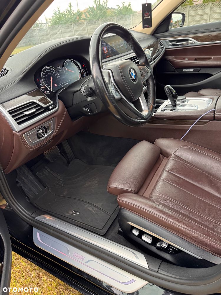 BMW Seria 7 730d xDrive - 9