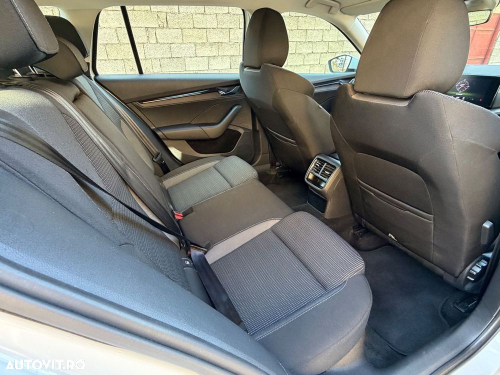 Skoda Octavia 2.0 TDI DSG Style - 19