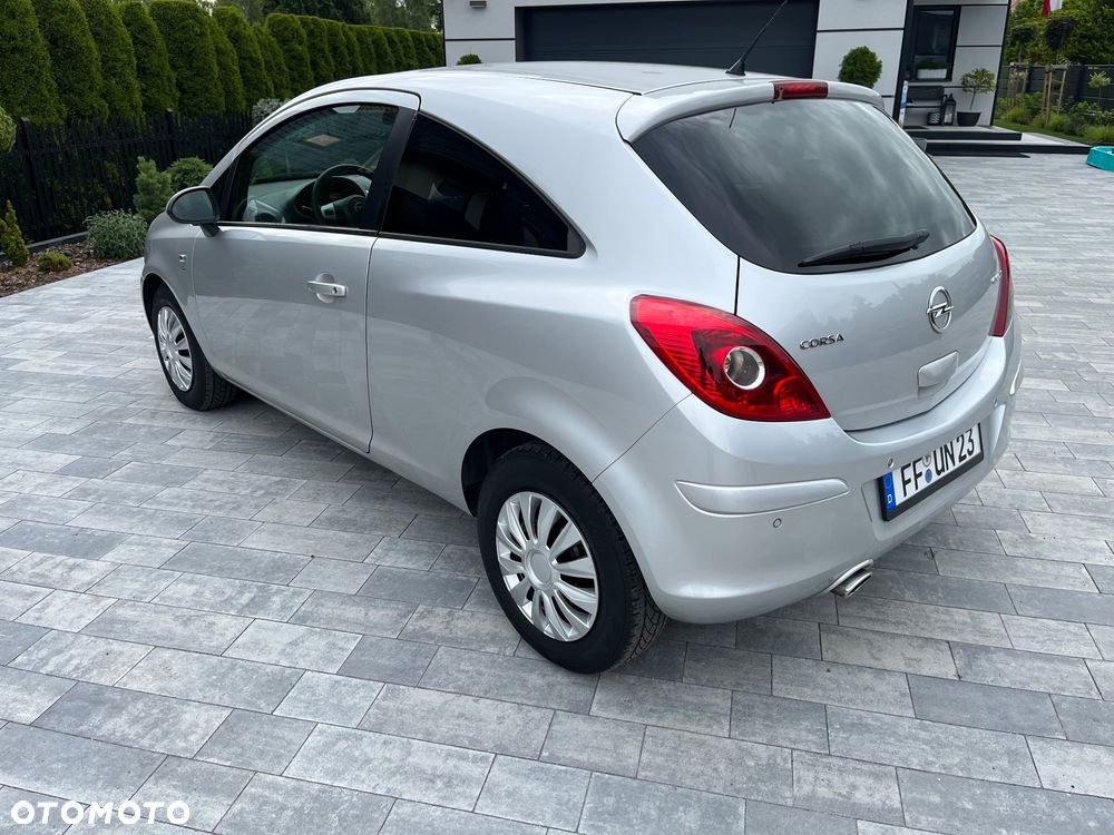 Opel Corsa 1.4 16V Cosmo - 6