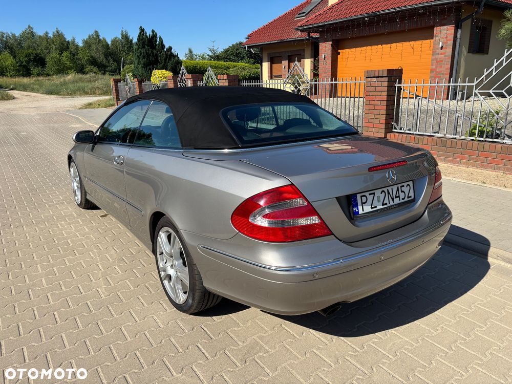 Mercedes-Benz CLK - 23