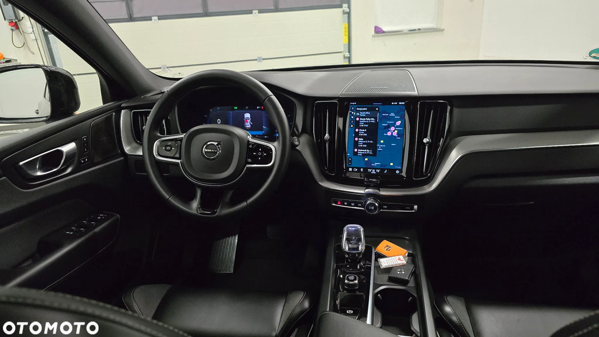 Volvo XC 60 B4 D AWD Plus Dark - 17