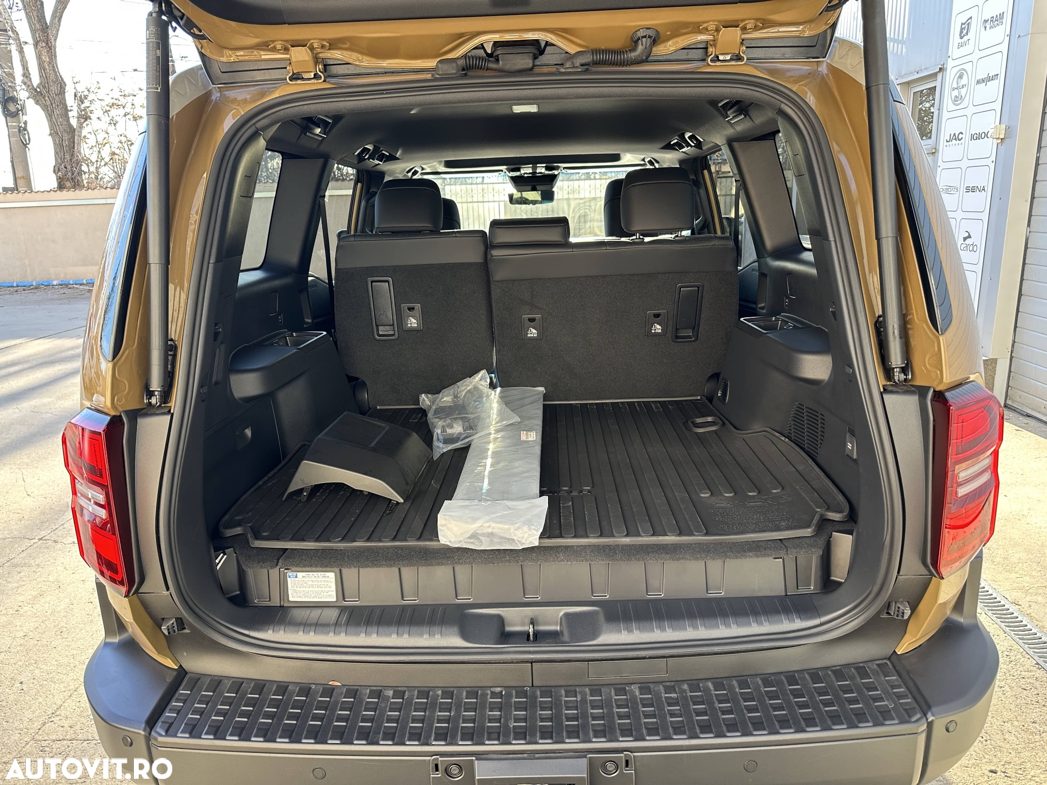 Toyota Land Cruiser 250 - 11
