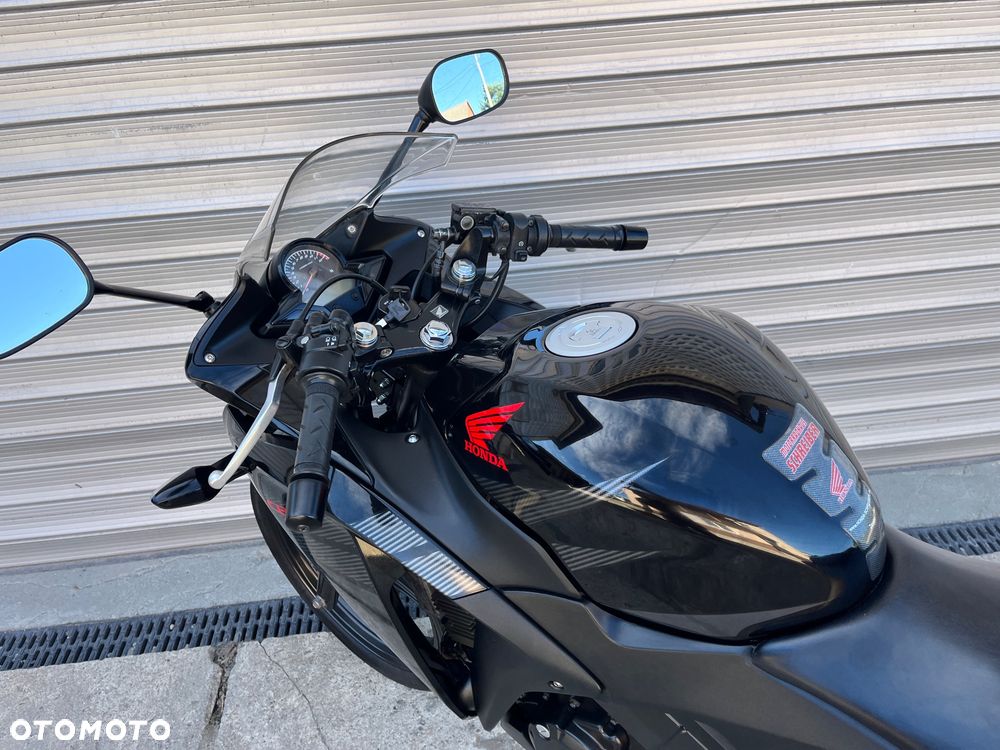 Honda CBR - 13