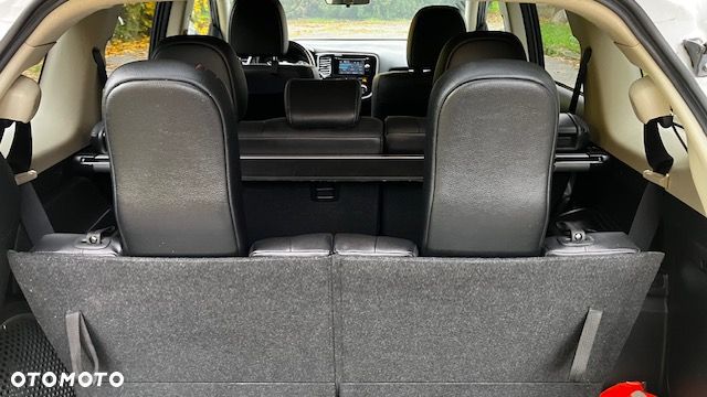 Mitsubishi Outlander 2.4 Instyle NAVI EU5 CVT - 2