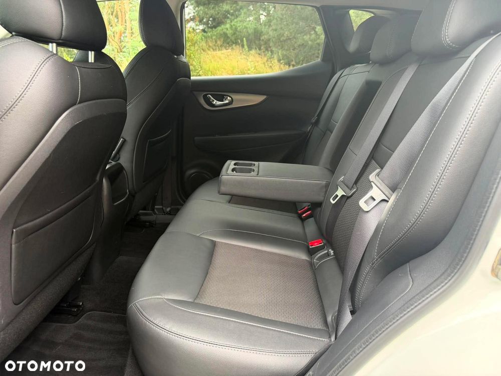 Nissan Qashqai 1.3 DIG-T Tekna - 23