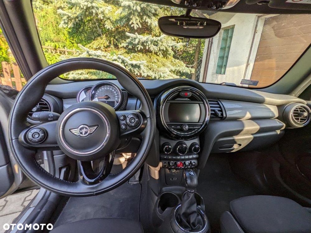 MINI Cooper Standard - 10