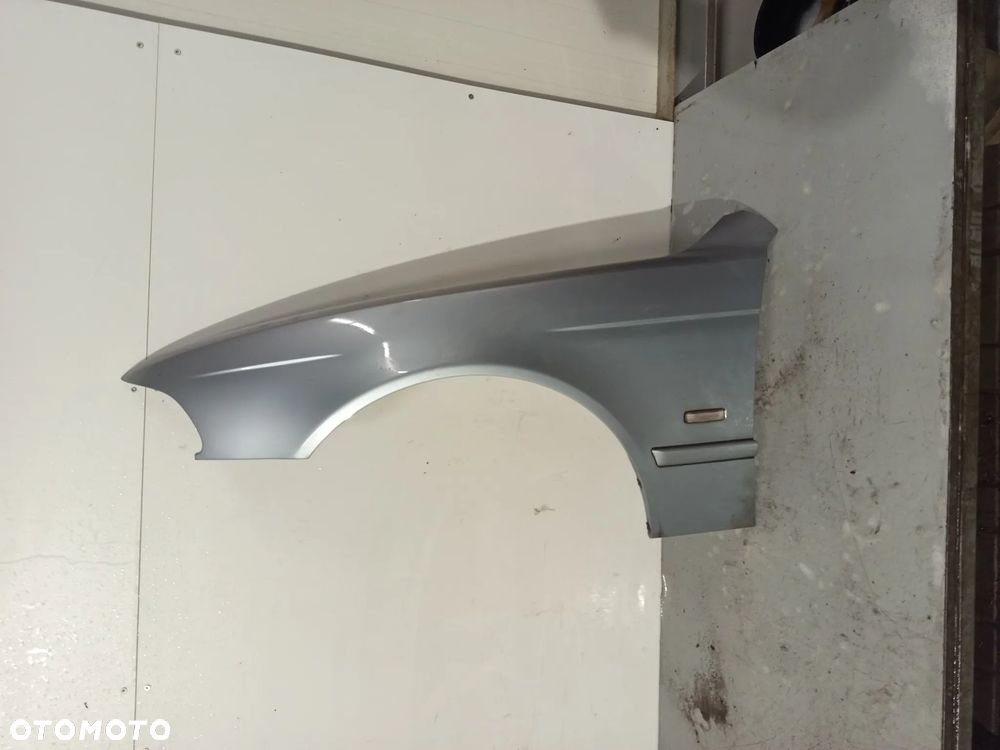 BŁOTNIK PRZÓD PRZEDNI LEWY BMW E39 TITANSILBER SREBRNY - 1
