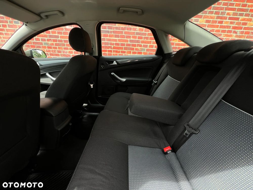 Ford Mondeo - 16