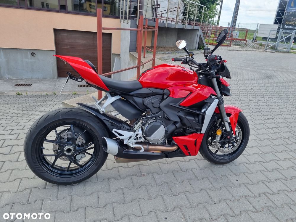 Ducati Streetfighter V2 - 4
