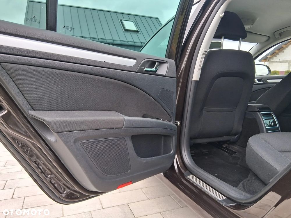 Skoda Superb 2.0 TDI DSG Elegance - 25