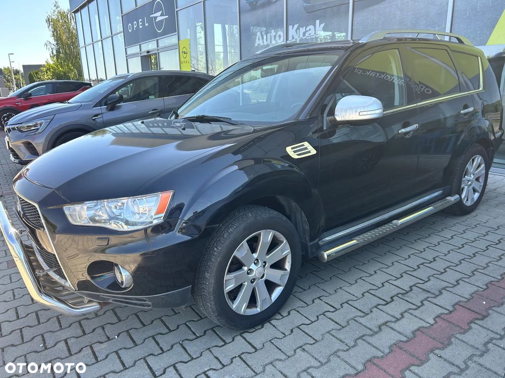 Mitsubishi Outlander - 1