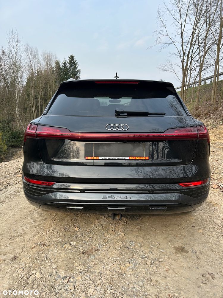 Audi Q8 - 11
