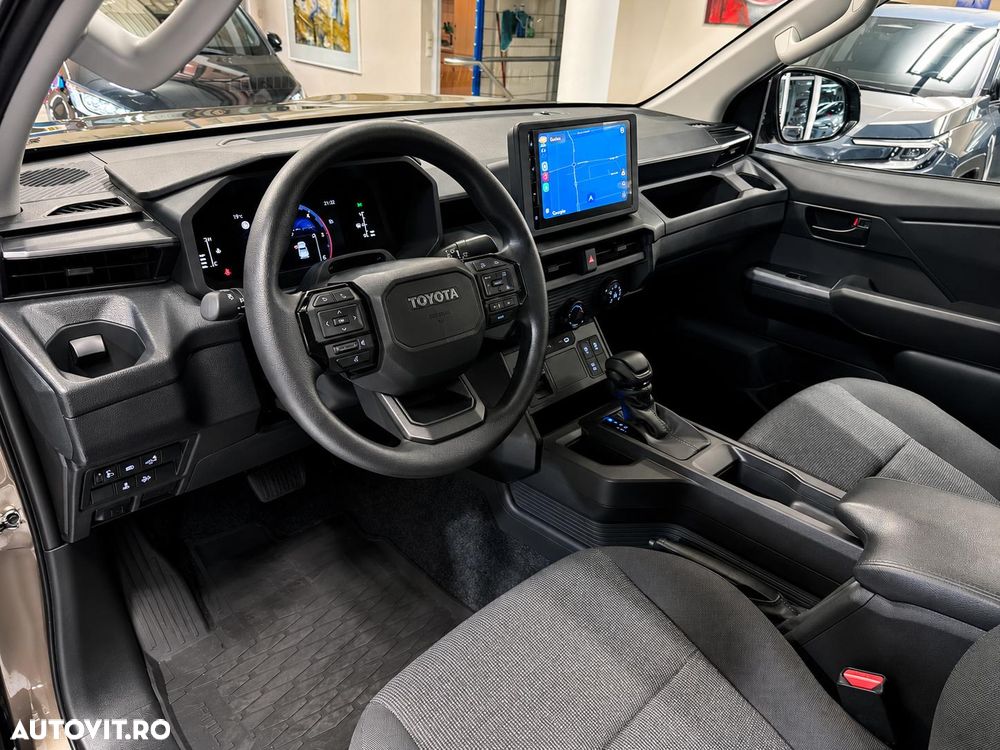 Toyota Hilux 2.8D MHEV Double Cab 6AT AWD Comfort - 13