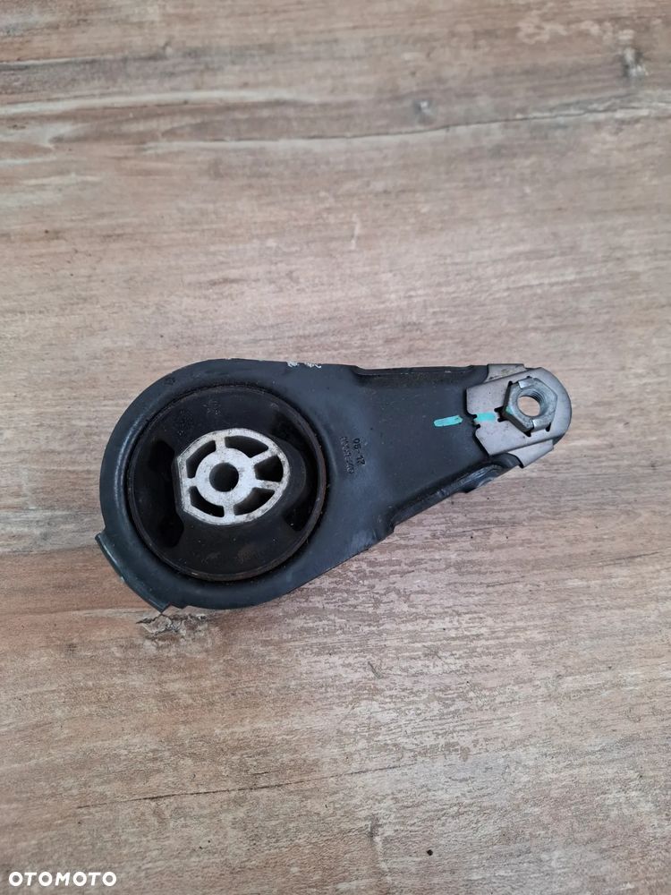 Peugeot 5008 Tylna poduszka silnika A001340 - 1