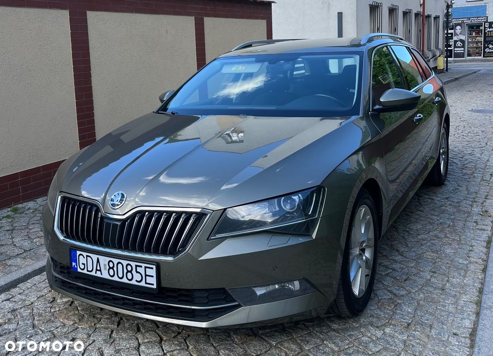 Skoda Superb 2.0 TDI 4x4 Style DSG - 8