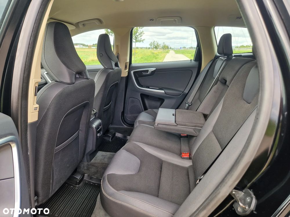 Volvo XC 60 DRIVe Momentum - 22