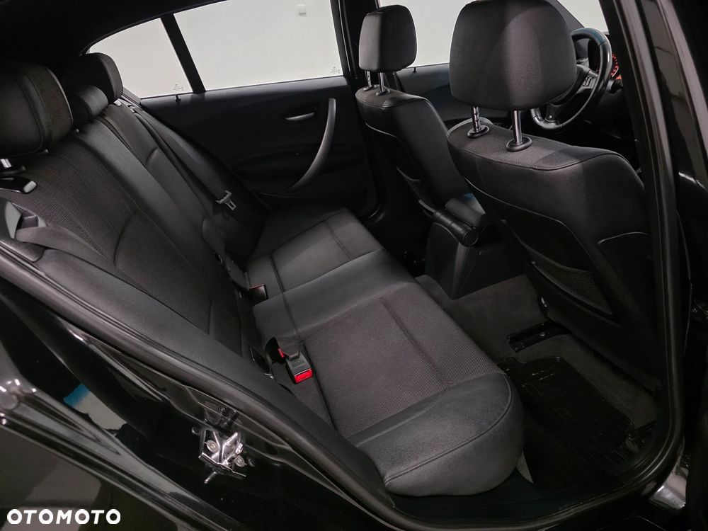 BMW Seria 1 120d - 12