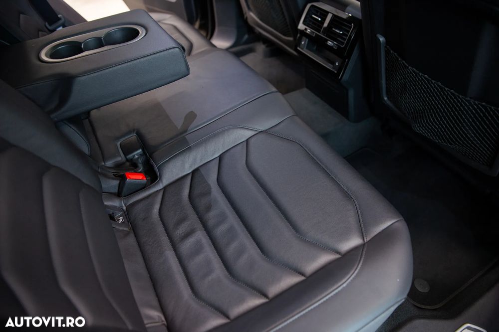 Volkswagen Touareg V6 TDI 4MOTION Elegance - 34