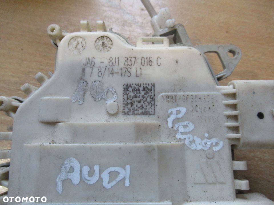 ZAMEK AUDI PRAWY PRZÓD 8J1837016C - 2