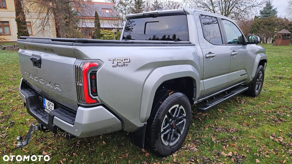 Toyota Tacoma - 7