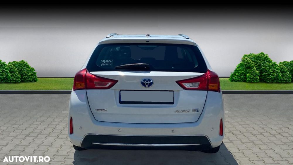 Toyota Auris 1.8 L VVT-i HSD Sol - 4