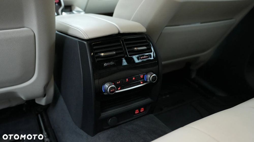 BMW Seria 5 540d xDrive Luxury Line - 29