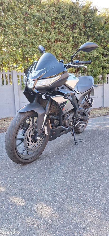 Aprilia Tuono - 1