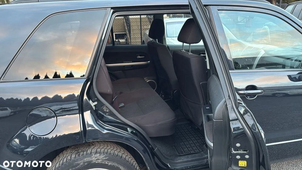 Suzuki Grand Vitara 1.9 DDiS Comfort DPF - 23