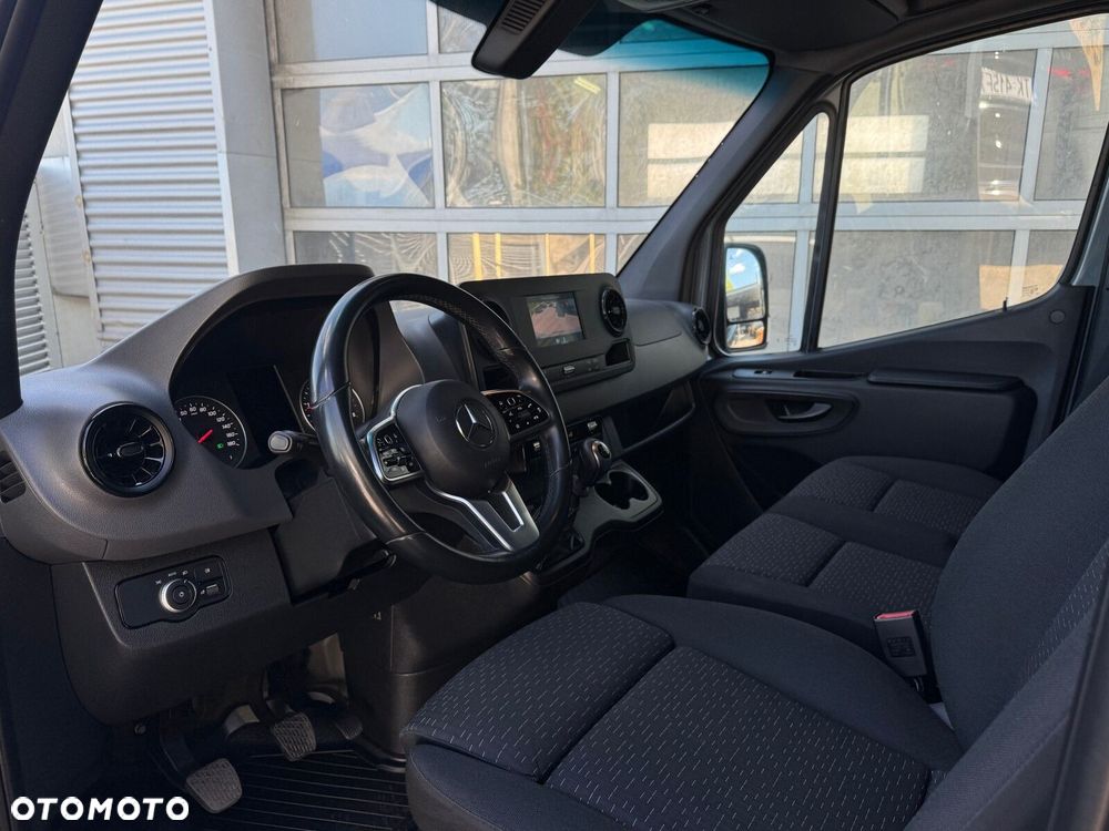 Mercedes-Benz Sprinter - 5