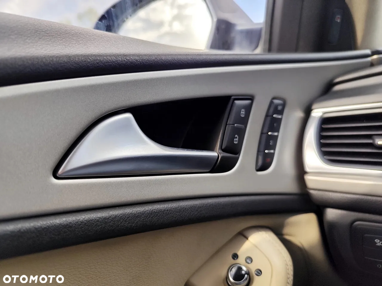 Audi A6 Avant 2.0 TDI Ultra S tronic - 14