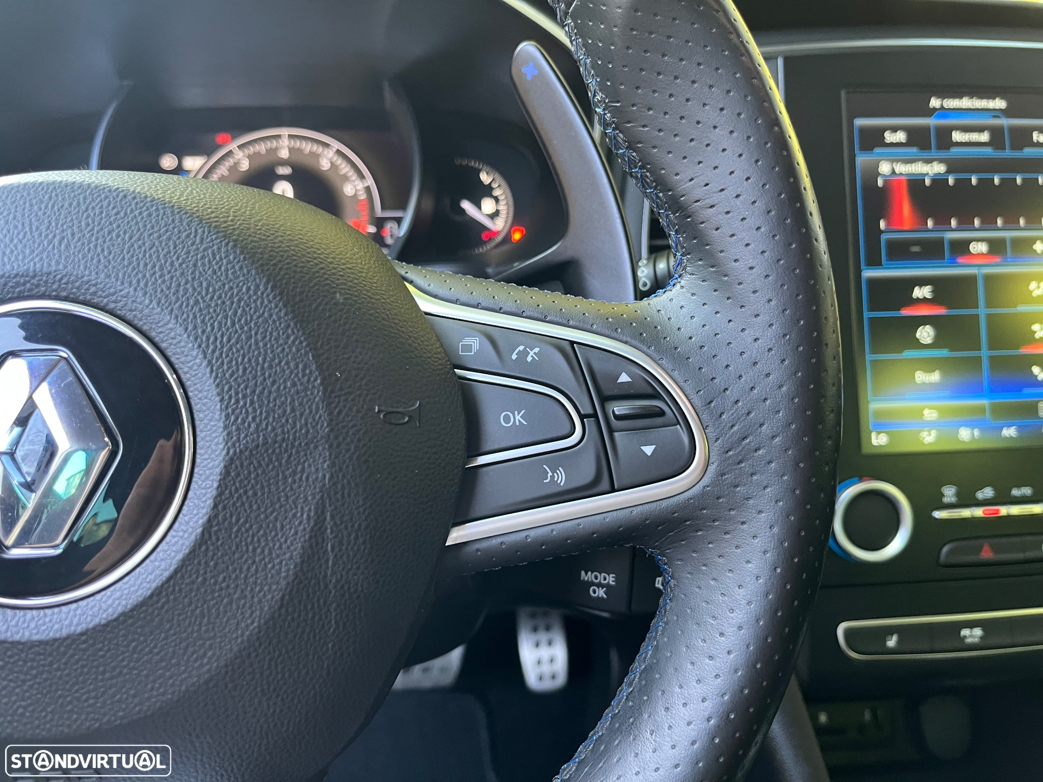 Renault Mégane 1.6 TCe GT EDC - 37