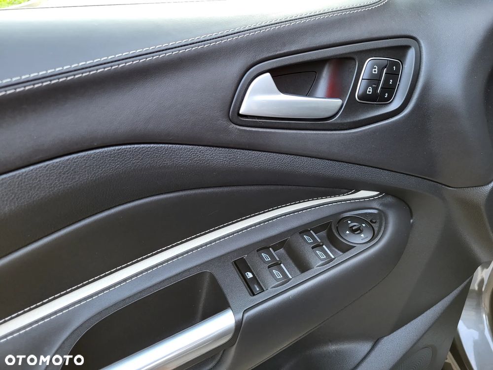 Ford Kuga 2.0 TDCi 4x4 Vignale - 16