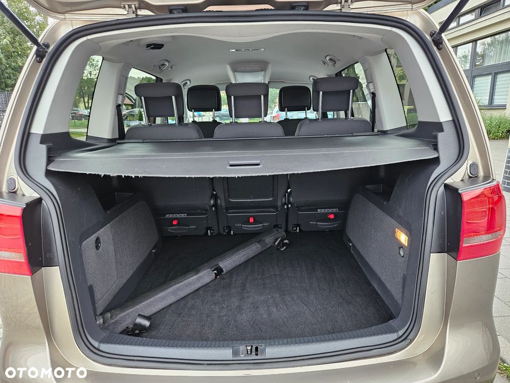 Volkswagen Touran 1.6 TDI DPF BlueMot Comfortline - 14