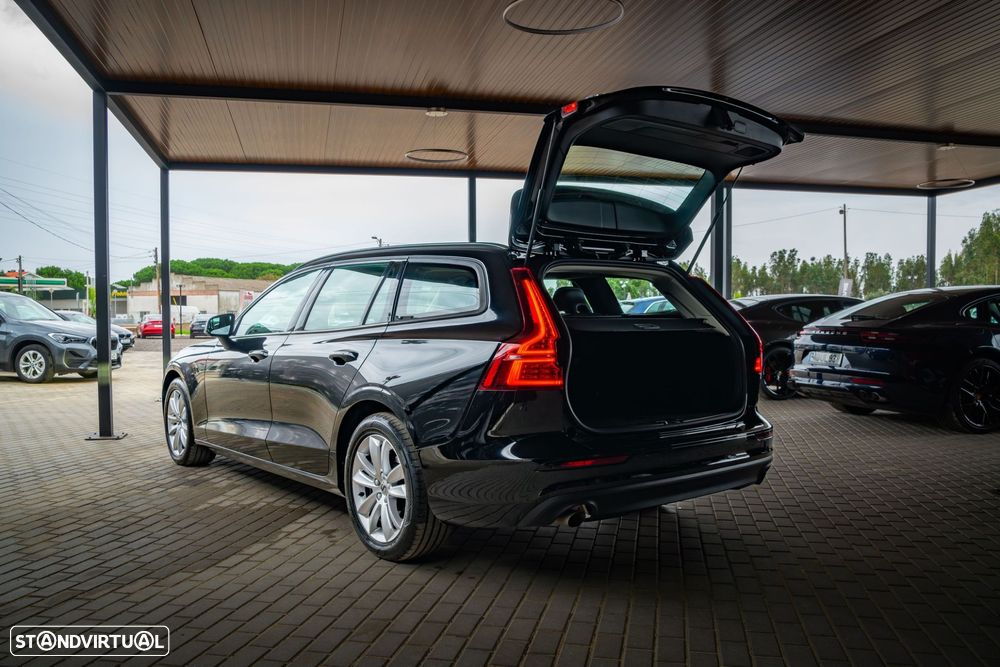 Volvo V60 2.0 B4 Essential Auto - 6