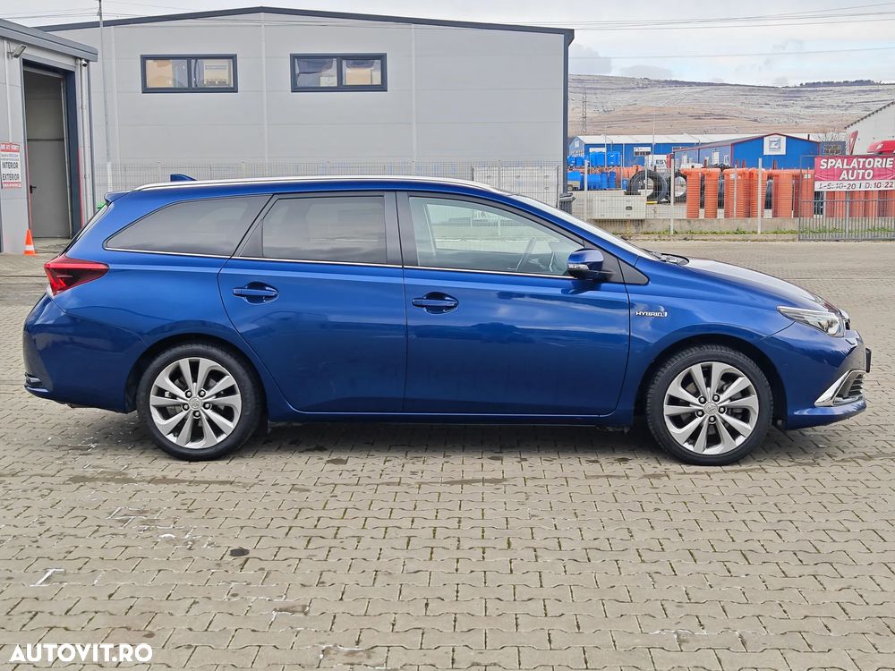 Toyota Auris 1.8 L VVT-i TS Hybrid Sol+ - 24
