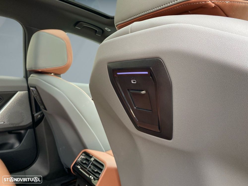 BMW 530 e Pack Desportivo M Pro - 24