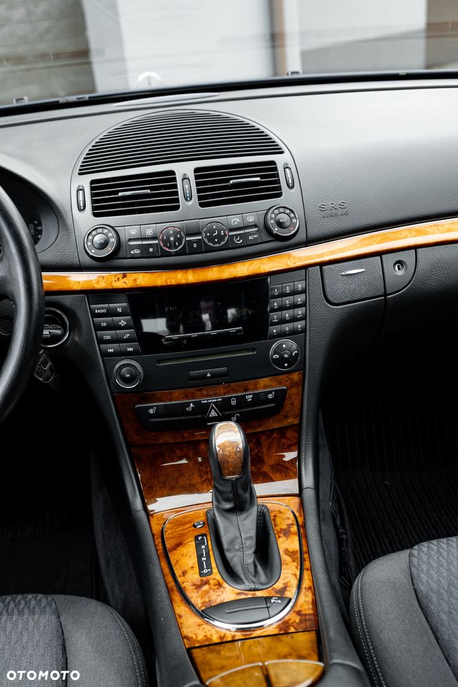 Mercedes-Benz Klasa E 200 Kompressor Automatik Elegance Sport Edition - 30