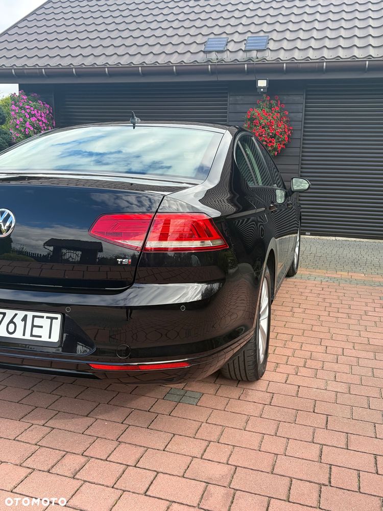 Volkswagen Passat - 13