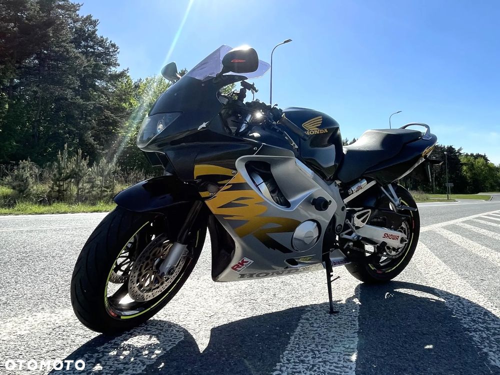 Honda CBR - 8