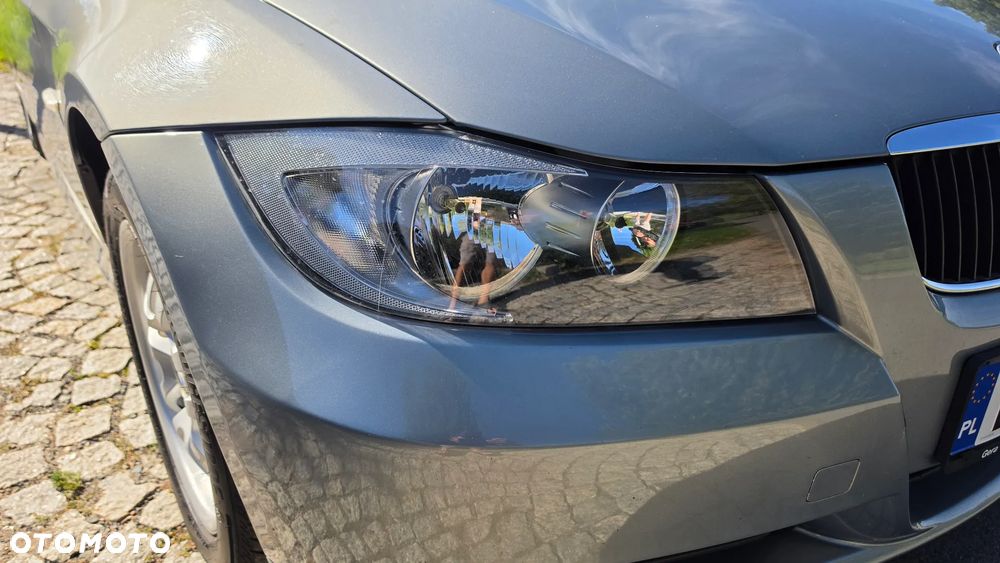 BMW Seria 3 318i - 12