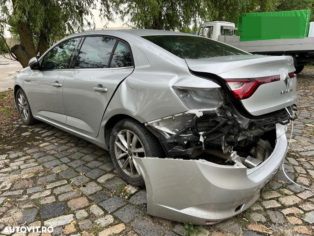 Renault Megane TCe 140 EDC GPF Intens - 8